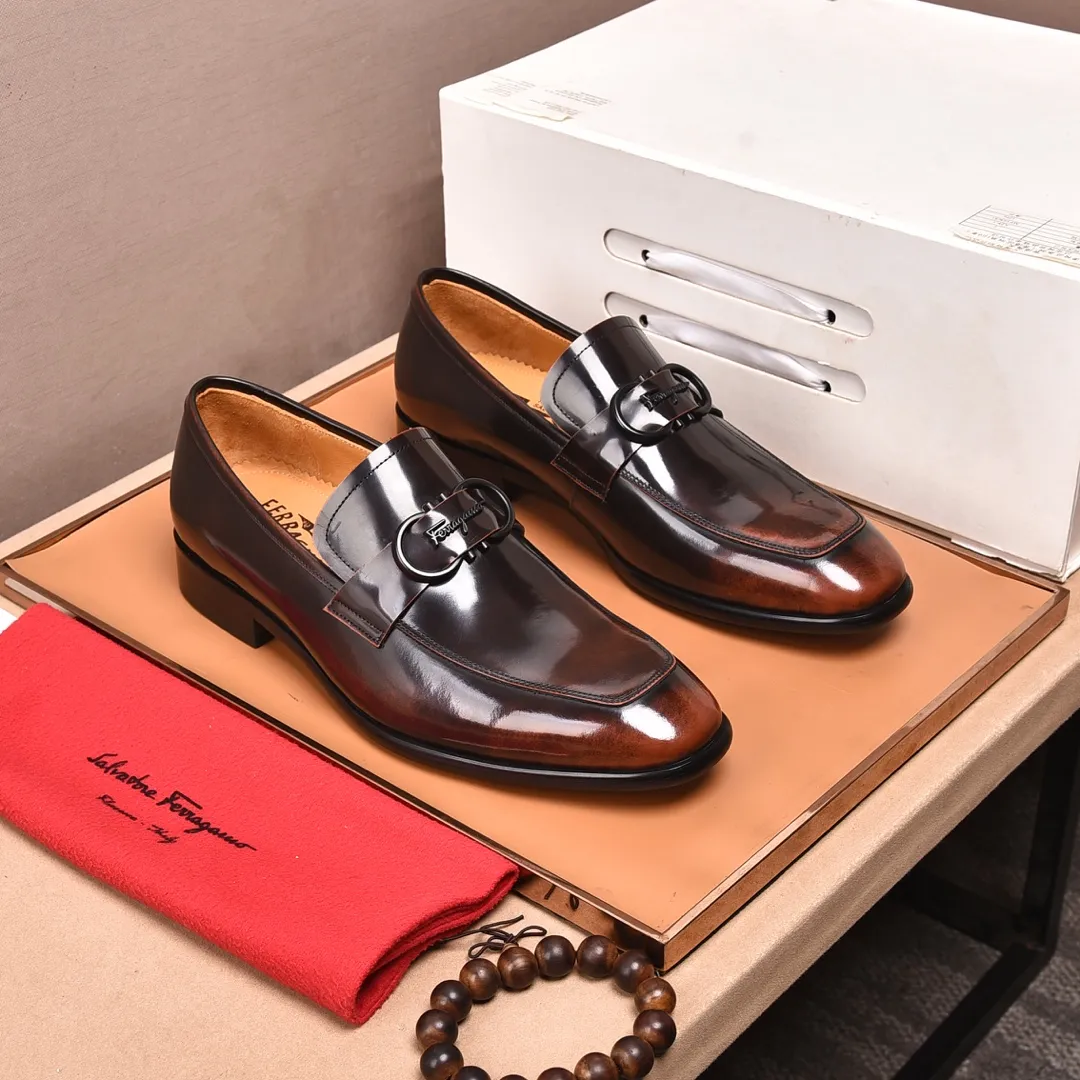 Men's shoes 💰540📛📛 (water-dyed cow lining) Salvatore Ferragamo high-end (Salvatore Ferragamo) is the world's top luxury footwear brand, coming from the fashion kingdom of Italy. It is famous all over the world for its traditional handmade design and novel styles... 🚶🏻🚶🏻New suit shoes are available simultaneously at the counter. This model is made of pure handmade imported Italian calfskin ➕soft water-dyed cowhide lining Original authentic outsole🌀🌀Size: 38➖44.